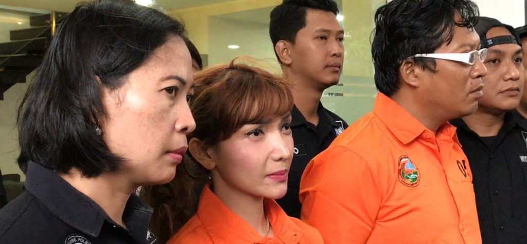 Penyanyi Dangdut Roro Fitria
