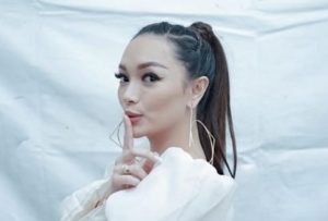 Zaskia Gotik di Mata Vicky Prasetyo